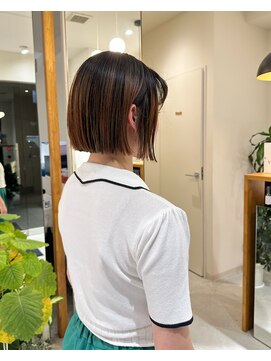 ビアノバ(via nova) ぱつっとタイトボブ