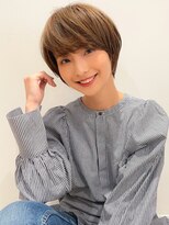 デザインカラーレイヤーカットウェットヘアオリーブベージュボブ