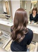 柔らかいツヤ感が魅力のグレージュカラー♪