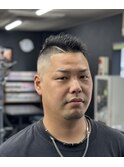スキンフェードカット×ハードパート　ライン