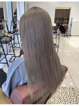 クアトログランシュ ひたちなか店(QUATRO×GranCieux) ホワイトベージュ！