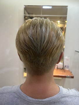 美容室 プカシェル 三鷹台店 ショートブリーチ