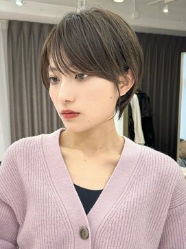 アンド ストーリーズ(&STORIES) 前髪あり耳掛け丸みくびれ大人ショートボブ20代30代40代50代＊