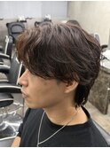 メンズセンターパートニュアンスパーマアップバング