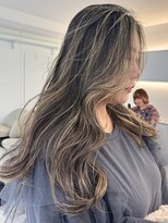 ノラ ウメダ(NORA UMEDA)&nbsp;コントラストハイライト地毛ハイライト海外風ハイライトカラー