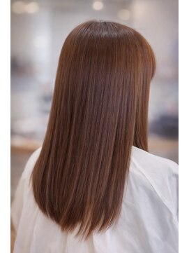 ミルキィ 五条店 ショート/ベージュ/ブラウン/50代/40代/うねり/ボブ/細毛/広がり