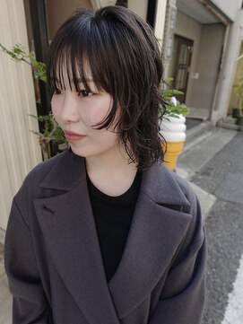 エヴリンアンドペイジ(Evelyn&paige) 顔まわりウルフ/ニュアンスパーマ【神戸元町#水原】