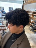 センターパート×スパイラルパーマ