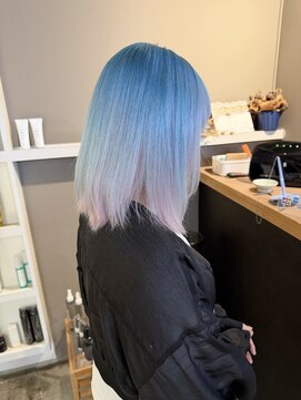 派手髪・ハイトーンカラー・デザインカラー・ブリーチ専門美容室 水色カラーヘアカラー水色ピンクカラーホワイトピンクブリーチ