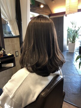 ナトゥーラ 岐阜(Natura) ダークグレージュ