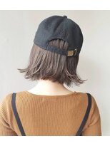 エミュー(emu by Amitie) 外はねキャップ×ミルクティーグレージュ