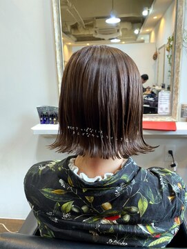 ウル(Ulu) 切りっぱなしボブ