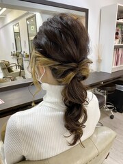 着物ヘアに◎イヤリングカラー×編みおろしスタイル