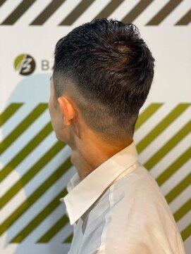 バーバーバー 四谷(BARBER-BAR) ワンセクションアップバンクショート