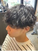 波巻きスパイラルパーマ×刈り上げマッシュ