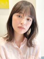 結べるボブミディアムレイヤーくびれヘアレイヤーカット外ハネ