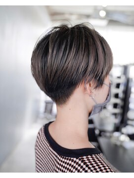 シャロン(SHARON) 【SHARON原宿】ハイライトカラー×刈り上げマッシュショート