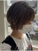 襟足ちょい残しショート×ハイライト