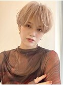 ハイトーンカラー ミルクティーベージュ ハンサムショート