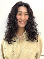 ジョニアンドロージ(Joni & Rougy)&nbsp;ロングヘアのカーリーボリューミーパーマ