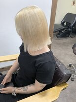 ガルボ ヘアー(garbo hair) ハイトーン 10代 20代 ブリーチ 抜きっぱなしブロンド ボブ