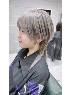 デイズ(days) グレーシルバーマッシュウルフショート/ブリーチデザイン原宿