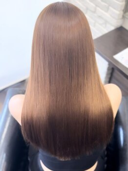 [髪質改善]ブリーチ縮毛矯正可能店！髪を傷めず自然で艶のあるストレート、柔らかい質感が手に入る♪