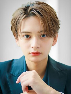 オーシャントーキョー サニー 原宿(OCEAN TOKYO Sunny) フェザーパーマセンターパートニュアンスパーマ韓国マッシュ黒髪