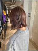 切りっぱなし外はねボブ