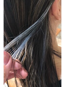 ヘアーアンドメイク ファット(Hair&Make PHAT) イヤリングカラーブルーシルバー黒髪10代20代