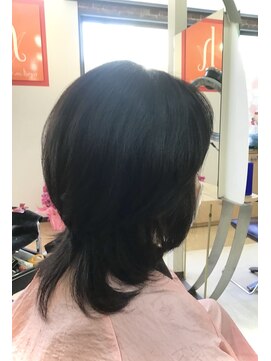 カットハウス はさみの部屋 大人しなやかウルフ/くびれヘア/ハイレイヤー/黒髪/前髪あり