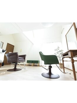 地域密着型プライベートサロンで髪/頭皮のお悩みをサポートします。ウィッグのスタイルチェンジも可能◎