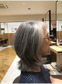 【大人女性スタイル】外ハネくびれスタイル☆グレイヘアー