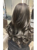 ジャン クロード ビギン 横浜ベイクオーター店(JEAN CLAUDE BIGUINE)&nbsp;オリーブべージュ　ブリーチなしダブルカラー　ツヤ髪　透明感