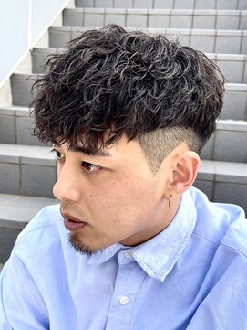 インフィニス 恵比寿(Infinis) 刈り上げスペインカール外国人風