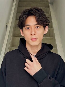 クロト(Clotho) センターパート/フェザーパーマ/波巻きツイストスパイラル