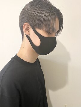 ニコフクオカヘアーメイク(NIKO Fukuoka Hair Make) 「NIKO」ペールシルバーセンターパート