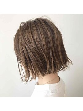 ネオリーブエム(Neolive em;) 透明感アッシュベージュ