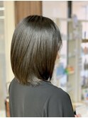 大人女性　さらツヤうるツヤストレート　ボブ　ダークブラウン