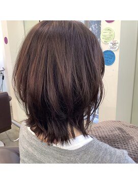 ミューコロル(mieux color) 小顔　外ハネ　ふんわり　上品なスタイル