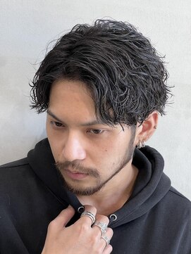 レタッチバイフィフス(RETOUCH by fifth) メンズ波巻きスパイラルパーマ前下がりツーブロック刈り上げ