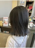 地毛風カラー+インナー×切りっぱなしミディアム