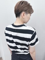 モリオ(morio)&nbsp;＊刈り上げベリーショートハンサムショート前下がりショート女子