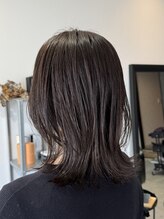 ヴェアリ(Vary)&nbsp;大人韓国風鎖骨ミディアムくびレイヤー暗髪マロングレー