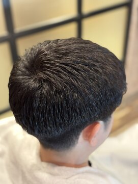 キタセンジュバーバー バイ ティーズ(KITASENJU BARBER by T's) 緩パン