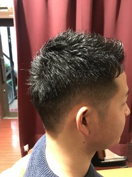 ヘアーモードキクチ 日本橋三越前店 グラデーションモヒカン