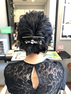 デイジー(Daisy) お呼ばれゆるふわまとめ髪アレンジ