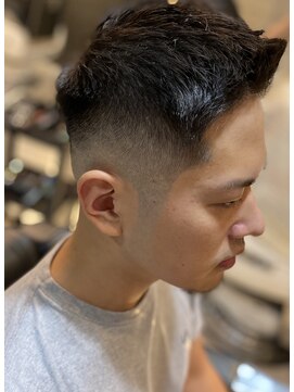 フランクスバーバーザスタンド(Frank’s barber the stand) ビジネススキンフェードアップバング　バーバースタイル
