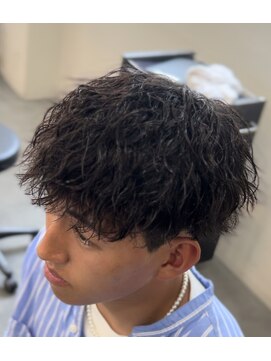 バース バイ ハピネス(BIRTH by happiness) ツイストスパイラルパーマツイストパーマメンズマッシュパーマ