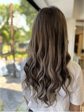 フツーロ 栄(FUTURO) プルエクステ